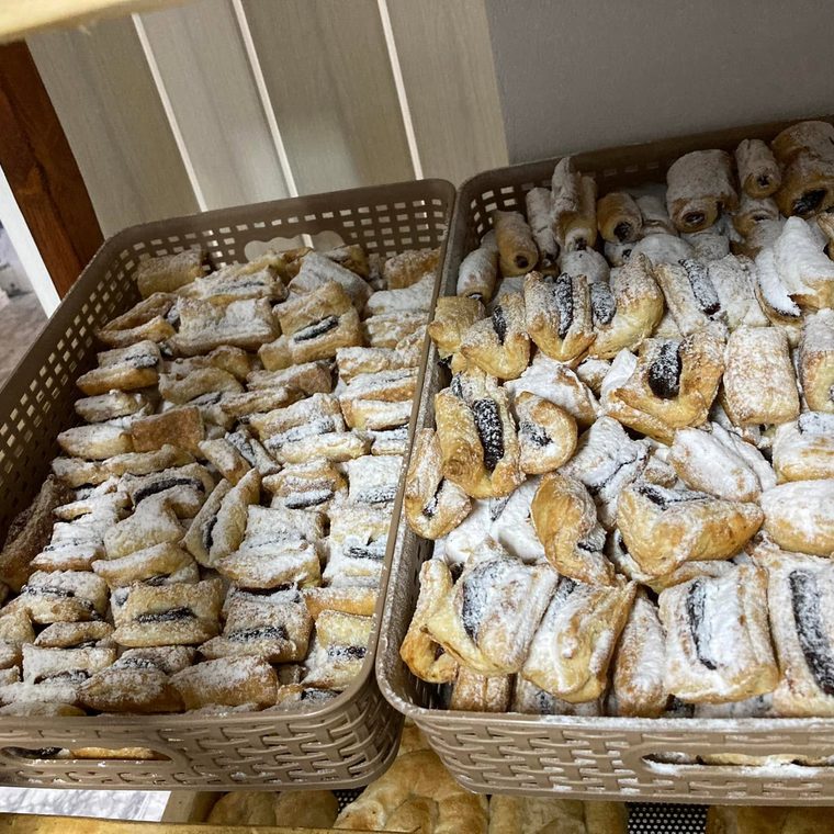 Cornulețe cu zahăr pudră